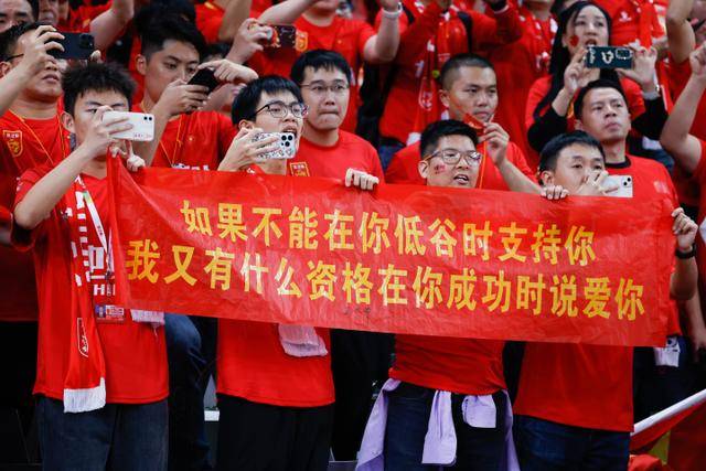两连败！中国男篮惜败新西兰，球员表现起伏不定