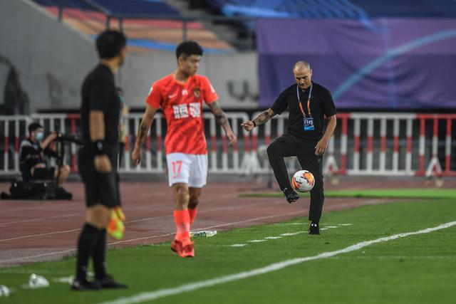 冈田武史：我曾提醒香川真司，他的职业生涯正岌岌可危